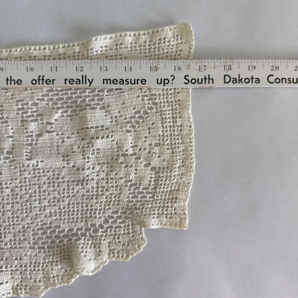 Lot of 8 Vintage Doilies Crochet pieces Various colors, sizes, shapes home